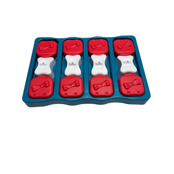 Dog Treat Puzzle‎ Outward Hound 20 Hidden Treat Compartments Skill Level 2 - Picture 2 of 12